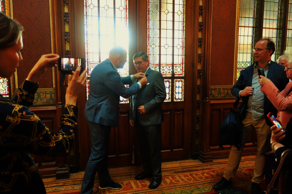 Koninklijke onderscheiding voor scheidend voorzitter GVON Jim van der